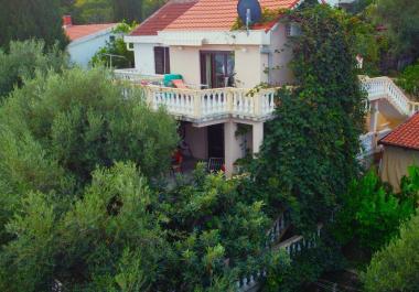 Krašićide muhteşem deniz manzaralı 3 katlı ev, olive grove retreat