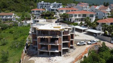İnşaat aşamasında Tivatta deniz manzaralı yeni lüx indirimli daire
