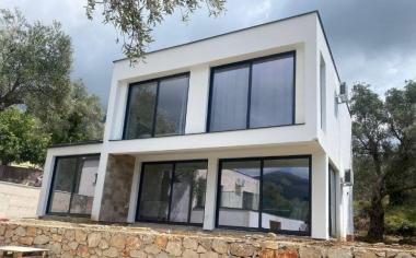 Barda havuz ve deniz manzaralı özel 170 m2 villa