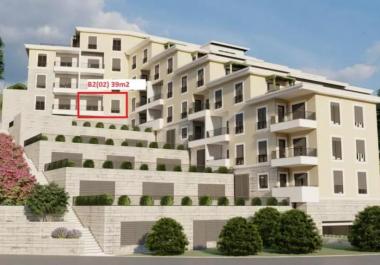 Bečićide havuzlu ve teraslı lüks deniz manzaralı 39 m2 daire