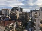 Budvada Denize Birkaç Adım Mesafede Panoramik Manzaralı 87 m2 Daire