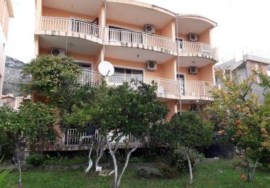 Deniz manzaralı 7 daireli Barda mini otel