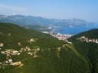 budva tepesinin üzerinde 2000 m2 Panoramik deniz manzaralı arsa