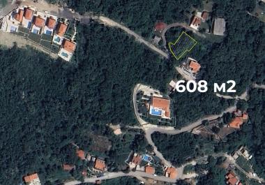 Prznoda villa inşa etmek için düz deniz manzaralı 608 m2 arsa