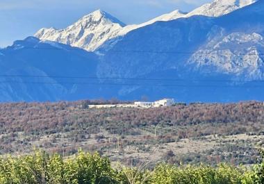 Ulcinjde havuzlu ve muhteşem sahil manzaralı özel villa