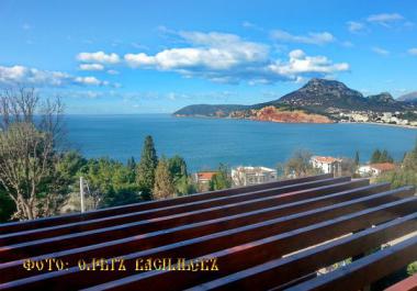 Sutomoreda harika deniz manzaralı Stone lux house, denizden 150 metre uzaklıktadır